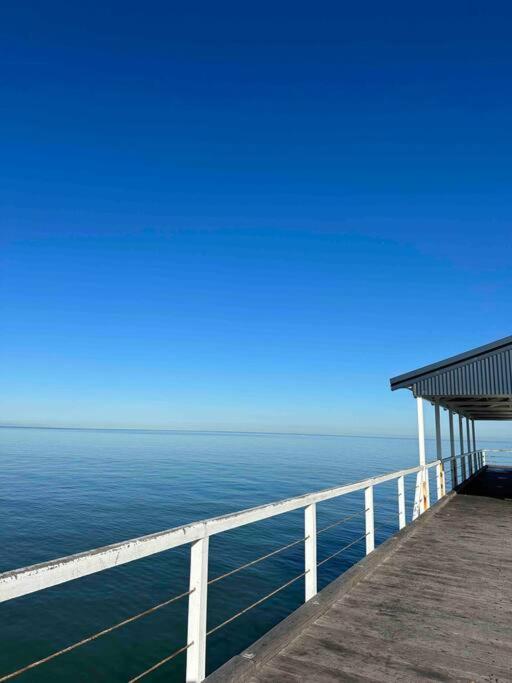 Perfect Cosy Beachside Escape Grange